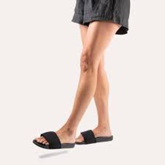 Bamabones Pilo Slide Sandals in Black Size 9 / 10 NEW NWT - Picture 1 of 7